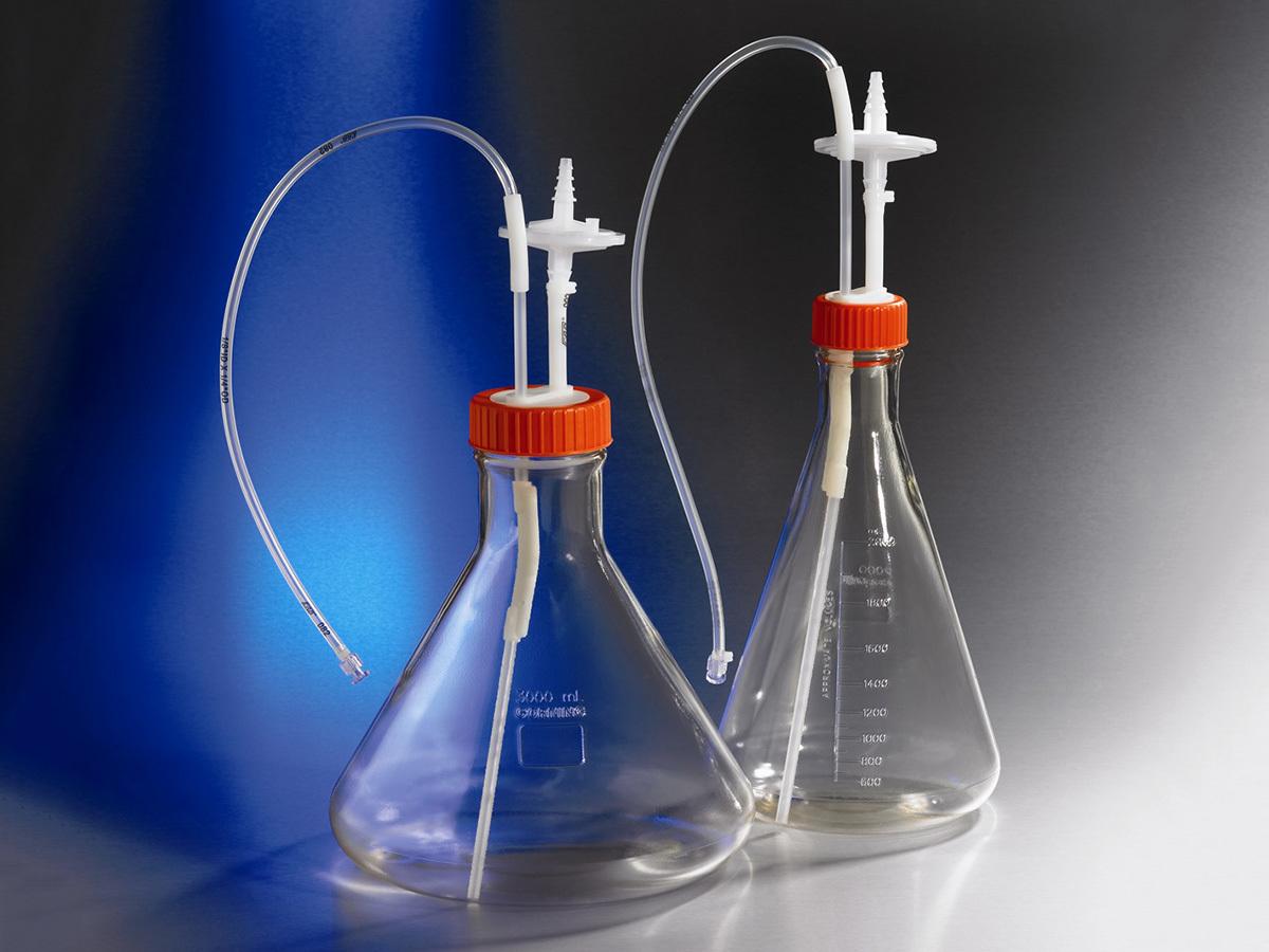 3L Polycarbonate Erlenmeyer (Fernbach Design) Flask with 1/4 Dip Tube, 0.2 µm Vent, MPC Male Disconnect, Sterile, Corning